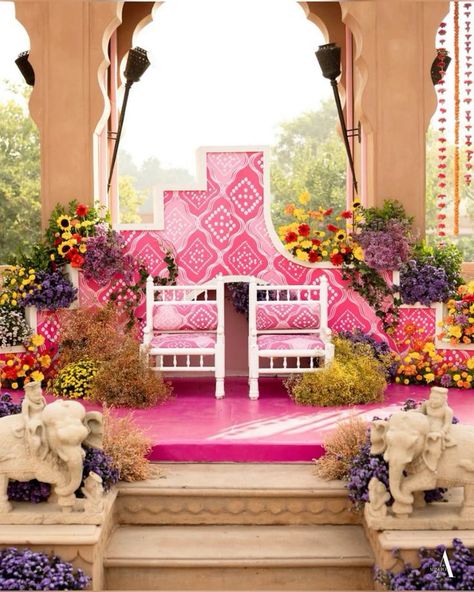 Pastel Theme Wedding Decor, Outdoor Haldi Decor, Dholki Night, Haldi Decoration Ideas, Haldi Decor, Pop Colour, Mehendi Decor, Wedding Stage Backdrop, Bandhani Print