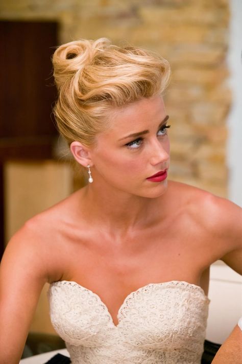 'The Rum Diary' Style Inspiration - Airows The Rum Diary, Amber Head, Up Dos For Medium Hair, Fancy Hairstyles, Stana Katic, Wedding Updo, Prom Hairstyles, Blonde Bombshell, Amber Heard