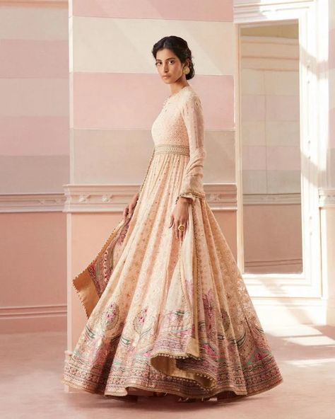 Tarun Tahiliani’s Spring Summer Collection Is Perfect For Weddings Sheer Blouse Designs, Tarun Tahiliani Lehenga, Bridal Anarkali, Expensive Dresses, Resham Embroidery, Raw Silk Lehenga, Bridal Lehenga Collection, Wedding Festivities, Designer Bridal Lehenga