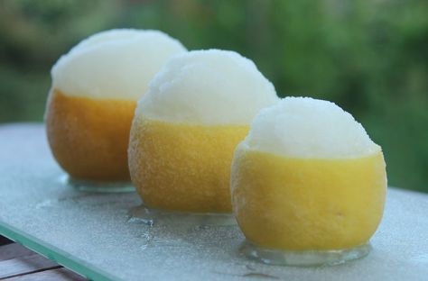 Limoncello Sorbet Limoncello Sorbet, Limoncello Desserts, Summer Sorbet, Limoncello Recipe, Homemade Limoncello, Sorbet Recipe, Sorbet Recipes, Italy Food, Ice Cream Desserts