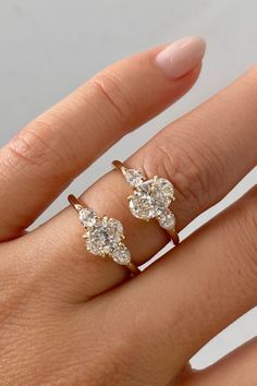 Wedding Rings Trendy, Three Oval Diamond Ring, Oval Ring With Accents, Oval Diamond Three Stone Ring, Wedding Ring With 3 Diamonds, 3 Diamond Oval Ring, Oval And Pear Three Stone Ring, Three Diamond Oval Engagement Rings, Three Diamond Gold Engagement Ring