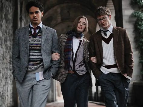 Brooks Brothers Wardrobe Event runs until September 25 — here are the best deals - Business Insider Ivy Aesthetic, Dark Academia Outfits, Aesthetic Dark Academia, Academia Outfits, Dark Academia Fashion, Academia Fashion, Work Attire, The Trend, Brooks Brothers