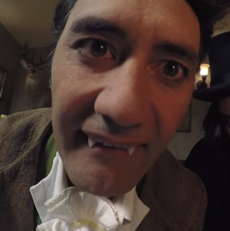 What We Do In The Shadows Reaction Pic, Viago And Anton, Wwdits Matching Icons, Silly Vampire, Wwdits Movie, Ofmd Pfp, Wwdits Twitter Header, Viago What We Do In The Shadows, What We Do In The Shadows Movie