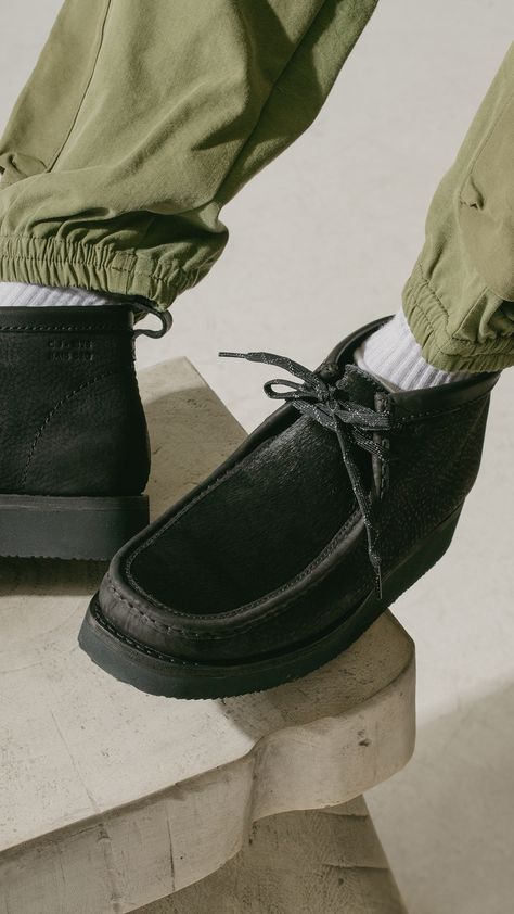 Hike Boots, Custom Streetwear, Black Clarks, Clarks Wallabee, Hype Beast, Clarks Wallabees, Wynn Las Vegas, Stylish Mens Outfits, Clarks Originals