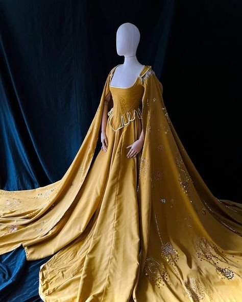 Borros Baratheon, Dornish Dress, Queen Dress Royal Medieval, Mideval Dress, Irene Style, Fantasy Clothes, Magic Dress, Fairytale Fashion, Hogwarts Aesthetic