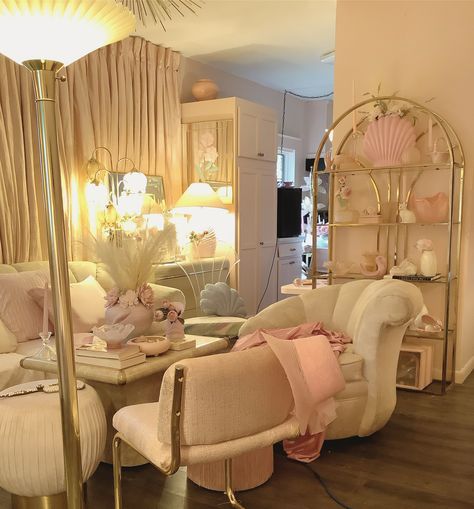 Princess Core Living Room, All Pink Bedroom Vintage, 80s Interior Design Bedroom, Pastel Rococo Bedroom, Coutteqe Bedroom, Pink Baroque Bedroom, Pink Princess Room Vintage, 80s Interior Design, 80s Home