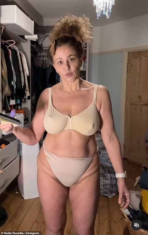 Loose Women's Nadia Sawalha, 59, showed off her 'real body' in a new Instagram post on Monday as she stripped down to her underwear in a hilarious Kim Kardashian skit Nadia Sawalha, Low Rider Girls, Real Bodies, Hot Women Dress, Latest Celebrity News, Curvy Women Outfits, Fashion For Women Over 40, Female Wrestlers, Latest News