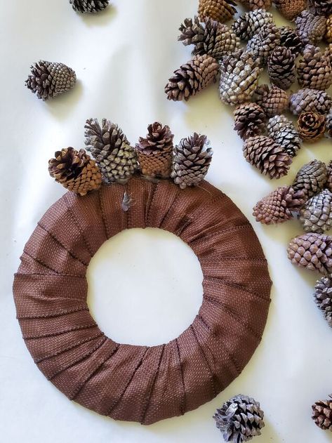 Pinecone Wreath Diy, Easy Burlap Wreath, Pine Cone Christmas Decorations, Lavender Paint, Winter Wreath Diy, Painted Pinecones, Easy Wreaths, Wire Wreath Forms, Ribbon Crafts Diy