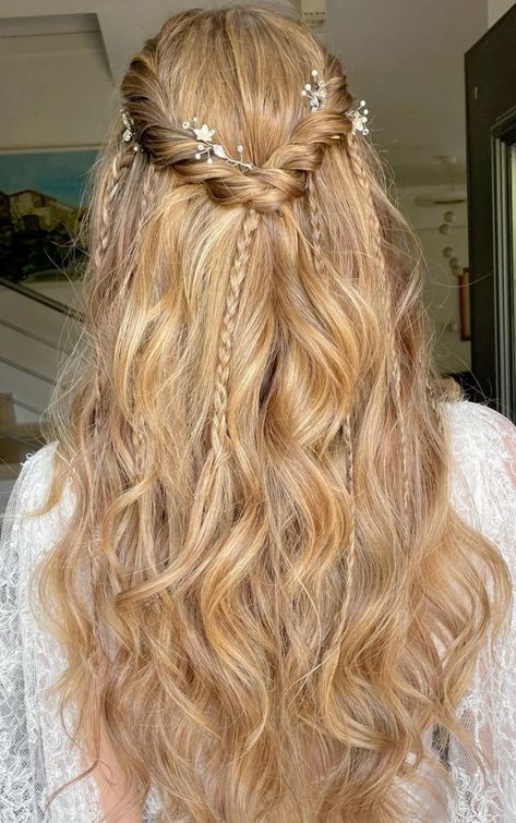 Royal Half Up Half Down, Senior Prom Hairstyles Long Hair, Mamma Mia Hair Aesthetic, Tinsel Updo, Mamma Mia Aesthetic Hairstyles, Mamma Mia Wedding Cake, Sophie Wedding Hair Mamma Mia, Cute Mermaid Hairstyles, Tangled Theme Prom Hair