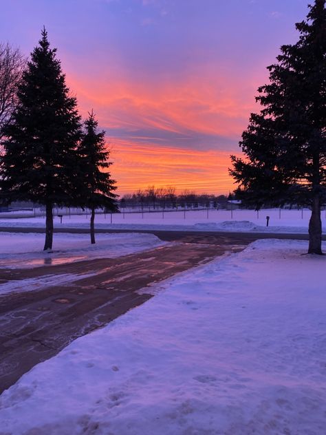 #sunset #aesthetic #winter Winter Sunset Aesthetic, Sunrise Winter, Winter Sunrise, Aesthetic Winter, Winter Sunset, Aesthetic Sunset, Sunset Aesthetic, Christmas Wonderland, Winter Aesthetic