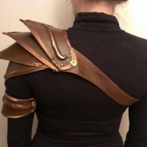 Cool Steampunk DIY Ideas - DIY Elvish Pauldrons - Easy Home Decor, Costume Ideas, Jewelry, Crafts, Furniture and Steampunk Fashion Tutorials - Clothes, Accessories and Best Step by Step Tutorials - Creative DIY Projects for Adults, Teens and Tweens Steam Punk Diy, Huntress Costume, Armor Tutorial, Steampunk Mode, Diy Projects For Adults, Larp Ideas, Moda Steampunk, Mode Steampunk, Diy Kostüm