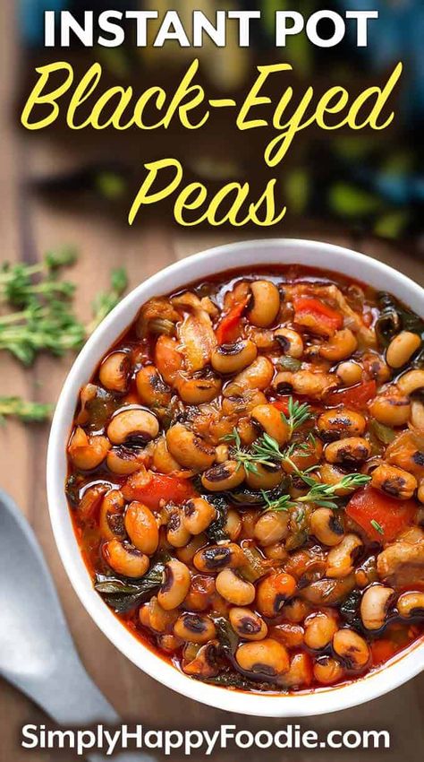 Instant Pot Black Eyed Peas is a delicious, traditional meal for New Year's. Make these pressure cooker Black Eyed Peas with collard greens for good luck and prosperity in the New Year! simplyhappyfoodie.com #instantpotrecipes #instantpotblackeyedpeas #instantpotbeans #instantpotcollardgreens Black Eyed Peas Recipes, Blackeyed Pea Recipes, Black Eyed Pea Soup, Simply Happy Foodie, Blackeyed Peas, Black Eyed Peas Recipe, Mushroom Bacon, Recipe Instant Pot, Parmesan Rind