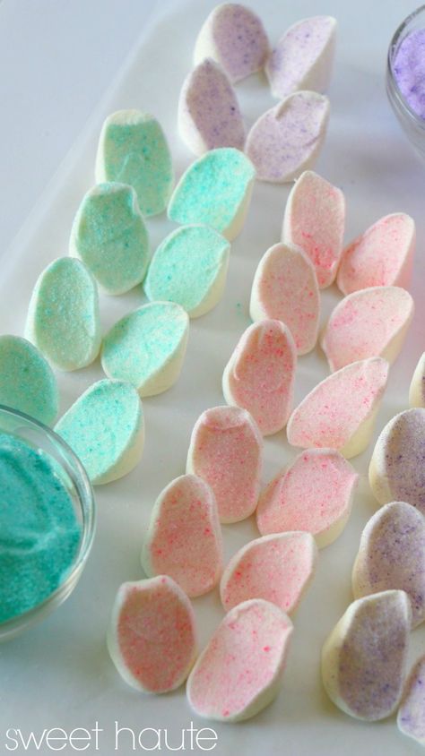 Virginia Beach Beauty Life + Style Blog | SWEETHAUTE: Spring Marshmallow Bunny Ears Tutorial Bunny Ears Tutorial, Beach Life Style, Pink Candy Apples, Ears Tutorial, Boho Bunny, Marshmallow Cupcakes, Holiday Recipies, Easter Feast, Easter Bunny Cupcakes