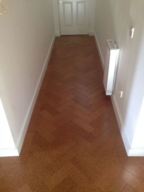 Cork Flooring Kitchen, Mid Century Modern Renovation, Natural Cork Flooring, Cork Floor, Tiled Hallway, Cork Tiles, Flooring Inspiration, Flooring Trends, Cork Flooring