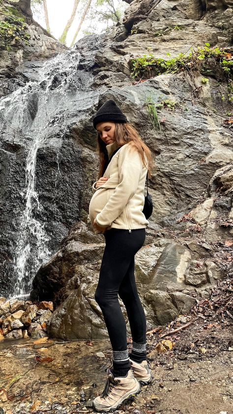 THE HANSENS | Hiking, Homeschooling & Homesteading ✨ (@hansensonthehustle) • Instagram photos and videos Hiking Pregnant Outfit, Pregnant Camping Outfits, Hiking Maternity Photos, Maternity Hiking Outfit, Hiking Pregnancy Announcement, Pregnant Hiking, Pregnancy Fits, Baby Hiking, Mamma Bear