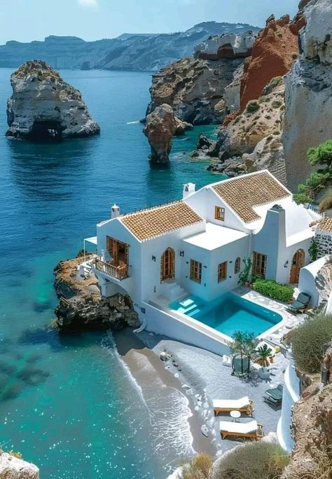 House in Calabria, Italia Luxurious Things, Calabria Italy, Dream Life House, Water House, Dream Beach Houses, Dream Beach, Calabria, Beautiful Places To Travel, Pretty Places