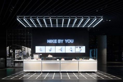 Nike Retail, Gym Design Interior, Gym Interior, Display Area, Counter Design, Retail Store Design, Retail Interior, Gym Design, Store Design Interior