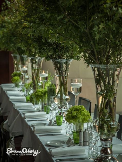 greenery tall centrepieces! and low ones too... Branches Arrangement, Reception Arrangements, Talavera Wedding, Forest Green Wedding, Wedding Hairs, Green Centerpieces, Greenery Wedding Decor, Tall Wedding Centerpieces, Green Wedding Colors