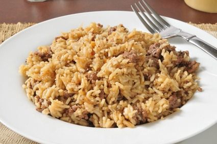 This time of year I grab my baked chop suey recipe and serve it on a cold day.  Grab a Spanish Rice Dinner, Hamburger And Rice Recipes, Hamburger Rice Casserole, Hamburger Rice, Rice Dishes Easy, Hamburger Casseroles Recipes, Rice Casserole Recipes, Hamburger Casserole, Rice Dinner