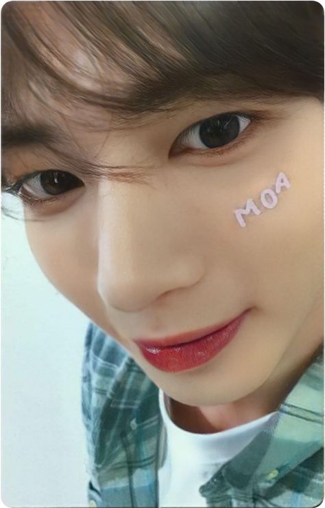 Present x TOGETHER  2024 Japan edition Cr: Akira Midori (fb) Txt Freebies, Taehyun Photocard, Txt Scans, Txt Photocards, Kai Cenat, Txt Aesthetic, Pc Scan, Kpop Photocards, Txt Taehyun