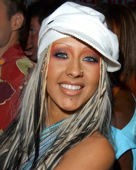 @dirty2000s on Instagram: “Blue eyesss” Christina Aguilera 2002, Christina Aguilera Costume, Christina Aguilera 2000s, Cristina Aguilera, Christina Aguilera Stripped, Most Beautiful Hair, Straight Hair Cuts, Blonde Curls, Wavy Haircuts