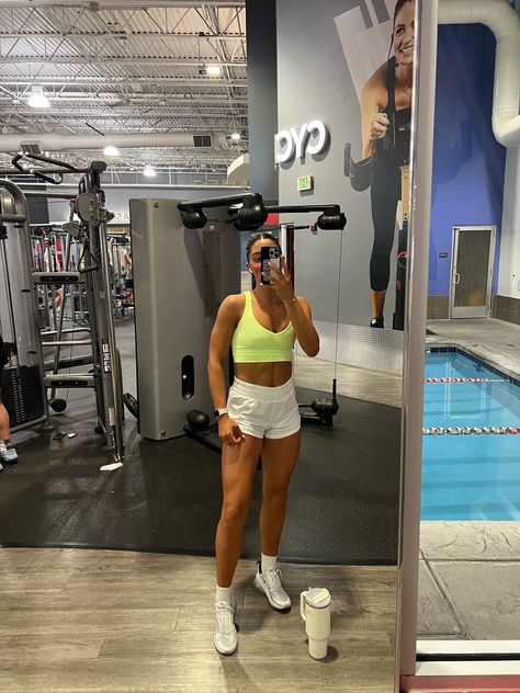 Sydney Adams Outfits, Align Tank Outfit, Excersise Outfits, Running Fits, Gym Ootd, Running Outfit, Align Tank, Cute Workout Outfits, Cute Gym Outfits