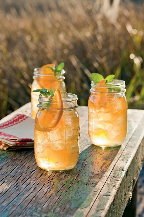 35 Southern Porch Cocktails Begging To Be Your New House Drink | Southern Living Superbowl Cocktails, Super Bowl Drinks, Spiked Watermelon, Southern Cocktail, Bourbon Cocktail Recipe, Alcoholic Punch Recipes, Oyster Roast, Alcoholic Punch, Batch Cocktails