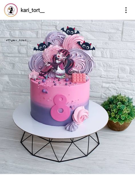 Monster High Cake Draculaura, Draculaura Birthday Cake, Monster High Birthday Cake Ideas, Draculaura Birthday Party, Monster High Cake Birthdays, Monster High Party Decorations, Monster High Cake Ideas, Monster High Cake Topper, Monster High Party Ideas