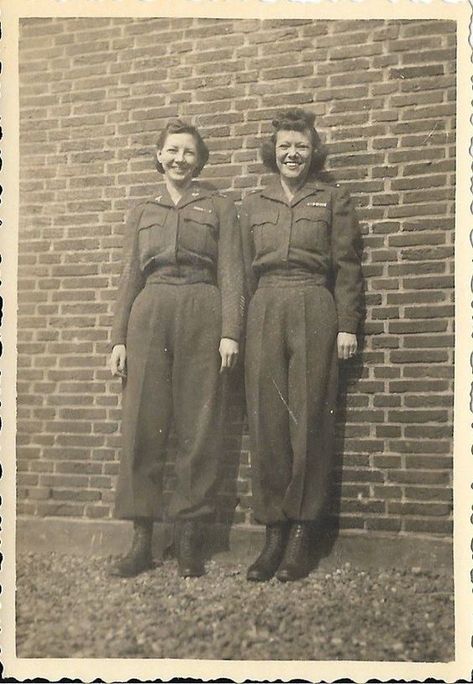 1940s Aesthetic, Military Woman, Famous Veterans, Ww2 Women, Wwii Women, Battle Jackets, Nursing History, 1940s Women, Short Waisted