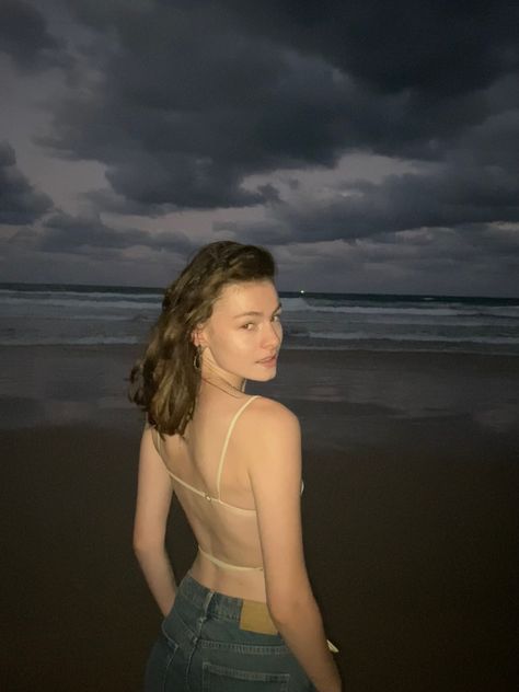 Beach night, flash photo, backless top Beach Pic At Night, Night Beach Photos With Flash, Night Beach Pics With Flash, Night Flash Photo, Night Beach Pics, Sunrise Photoshoot, Dark Beach, Teenage Life, Beach Night