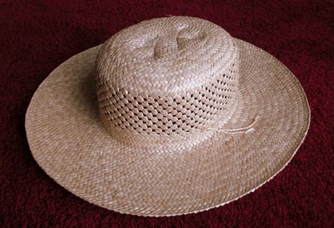 Lauhala hat Lauhala Weaving, Hawaiian Crafts, Beautiful Hawaii, Kinds Of Hats, Kona Hawaii, Ready Made, Fascinator, Cowboy Hats, Hawaii