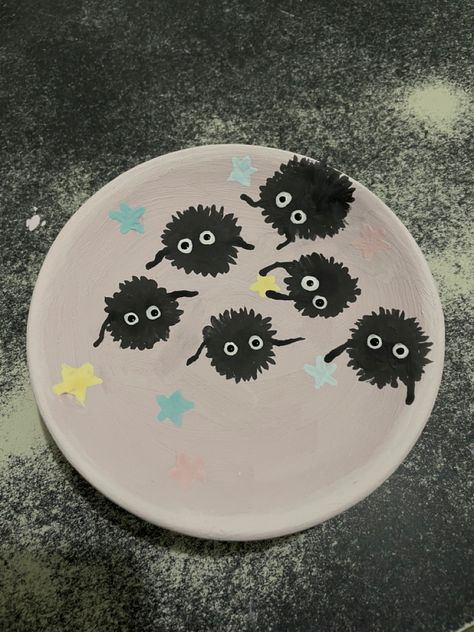 Studio Ghibli Coasters, Studio Ghibli Ceramics Ideas, Pottery Studio Ghibli, Studio Ghibli Ceramic Art, Pottery Mug Designs Painted, Ghibli Ceramic Art, Ghibli Trinket Dish, Studio Ghibli Clay Ideas, Pottery Painting Studio Ghibli