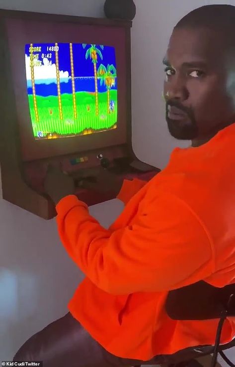 Kanye West Funny Pictures, Kanye West Meme Funny, Kanye Memes Funny, Kanye West Mood, Old School Things, Kanye West Meme, Kanye Memes, Old School Arcade Games, Old School Arcade