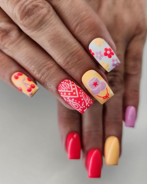 Western Themed Nails, Summer Western Nails, Western Nail Art, Rodeo Nails, Western Nails, Themed Nails, Nice Nails, Painted Nail Art, Colorful Nail Designs