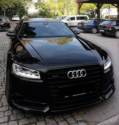 Audi A8 Audi A8 Interior, A8 Audi, Car Vibes, Luxury Car Garage, Luxury Lifestyle Aesthetic, Audi S6, Luxury Car Interior, Latest Car, Audi S4