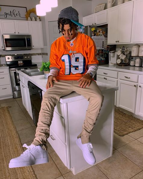 Nfl Jersey Outfit, Mens Pants Fashion Casual, Off White Hoodie, Black Outfit Men, Streetwear Outfit Ideas, Drip Outfit Men, Boy Black, Black Men Fashion Swag, Mens Casual Outfits Summer