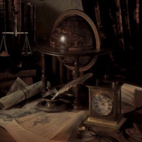 Dark Academia Science, Dark Academia Pictures, Dark Academia Art, Aesthetic Dark Academia, A Discovery Of Witches, Antique Clock, Dark Academia Aesthetic, The Secret History, Academia Aesthetic