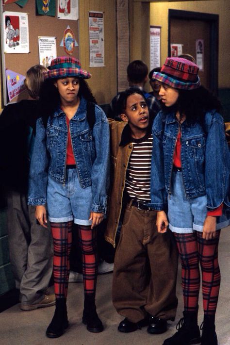 Sister Sister/ Tia & Tamera Mowry, Marcus Houston Tia And Tamera, Tamara Mowry, 90s Party Outfit, Tia And Tamera Mowry, Throwback Outfits, Looks Hip Hop, 80s Party Outfits, Tamera Mowry, 90s Fashion Grunge