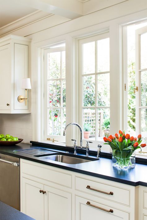 Sconces on cabinets above kitchen sink window Cottage Kitchen Sinks, Kitchen Sink With Window, Window Over Kitchen Sink, Sink Window, Above Kitchen Sink, Kitchen Bay Window, Kitchen Sink Window, Kitchen Window Design, Interior Dapur