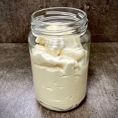 Michelle Nielsen-Fix on Instagram: “. ⚜️ ~ MICHELLE’S HOME-MADE MAYONNAISE ~ As you know, eggs come from hens 🐓 ... and hens who can hop around outside and eat healthy things…” Keto Mayonnaise Recipe, Keto Mayonnaise, How To Make Mayonnaise, Mayonnaise Recipe, Homemade Mayonnaise, Bread Appetizers, Fool Proof Recipes, Healthy Oils, Mug Cake