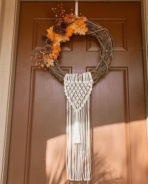 Macrame Fall Wreath, Macrame Holiday, Macrame Wreath, Macrame Cords, Boho Christmas Decor, Macrame Plant Hanger Patterns, Knots Tutorial, Wreath Tutorial, Boho Christmas