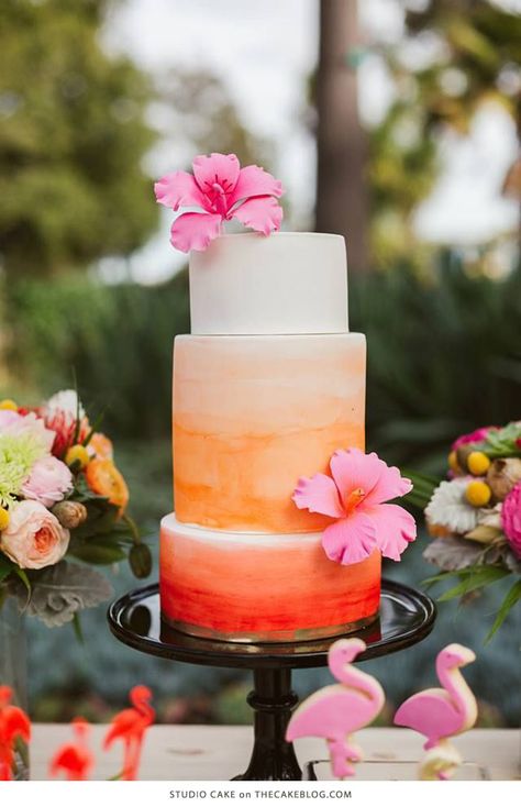 Palm Springs Party, Tropical Wedding Cake, Tropical Wedding Theme, Wedding Cake Ombre, Cake With Flowers, Flamingo Birthday Party, Tropical Bridal Showers, Tropical Bridal, Fiesta Tropical