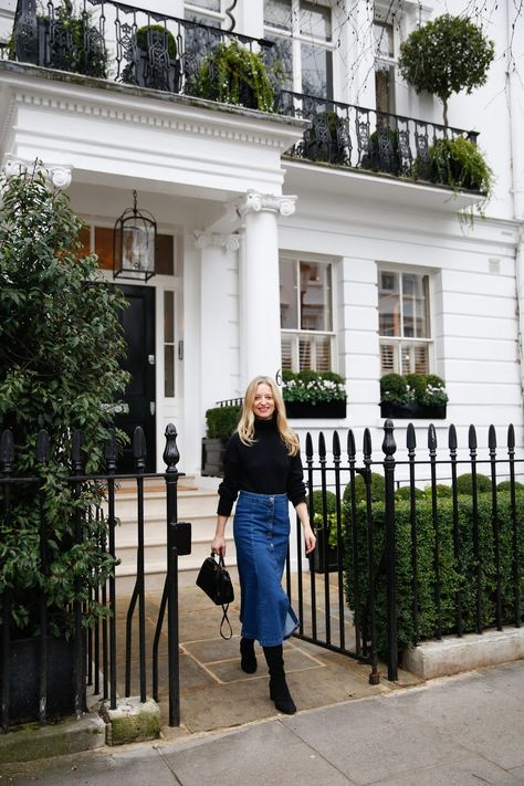 Midi Demin Skirt, Denim Midi Skirt Outfit Winter, Midi Jeans Skirt Outfit, Long Denim Skirt Outfit Winter, Midi Denim Skirt Outfit, Denim Pencil Skirt Outfit, Denim Skirt Winter, Denim Skirt Outfit Winter, Long Denim Skirt Outfits