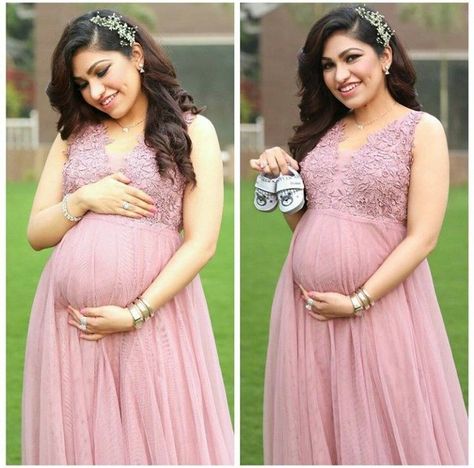 Party Dress Indian, Maternity Party Dress, Indian Maternity Wear, Indian Maternity Photos, Maternity Shoot Dresses, Maternity Gown Photography, Tulsi Kumar, Indian Maternity, Weekly Pregnancy