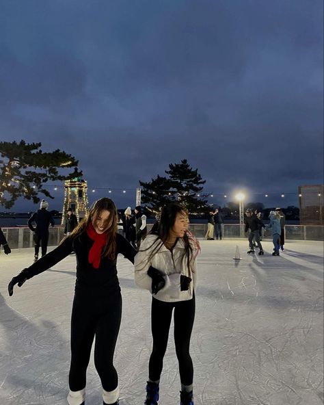 Aesthetic Skating Pictures, Ice Skating Aesthetic Outfit Friends, Ice Skating Friends Aesthetic, Wlw Ice Skating, Ice Skating Pictures With Friends, Ive Skating, Ice Rink Aesthetic, Ice Skating Pics, Ice Skating Friends