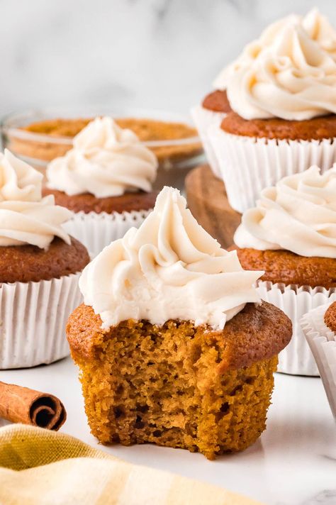 Pumpkin Spice Latte Cupcakes - Bring on the pumpkin spice! Have your coffee and your dessert too with these delicious fall cupcakes.