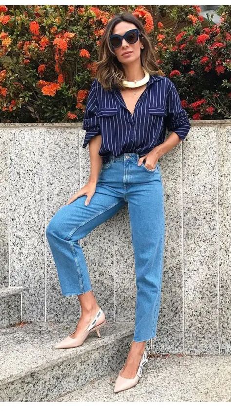 25 Ideas for Cute Casual Summer Outfits with Jeans – Trendy Styles for Women Casual Summer Outfits With Jeans, Casual Friday Summer, Simple Everyday Outfits, Summer Outfits With Jeans, Casual Jeans Outfit Summer, Cute Casual Summer Outfits, Blue Shorts Outfit, Women Street Style, Outfits With Jeans