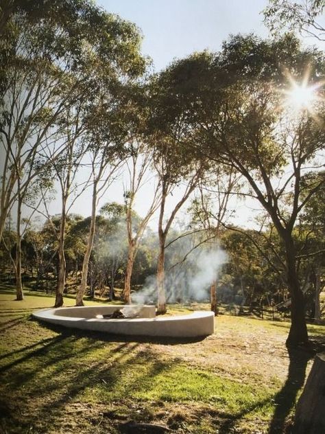 Fire Pit Landscape, Outdoor Fire Pit Seating, Sunken Fire Pits, Custom Backyard, Fire Pit Landscaping, Fire Pit Seating, Fire Pit Area, Inspiration Photo, Garden Seating