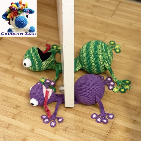 Ravelry: Squashed Frog Door Stopper by Carolyn Zaki Squashed Frog Doorstop, Crochet Frog Doorstop Free Pattern, Hilarious Crochet Door Stoppers, Crochet Frog Door Stopper Free Pattern, Crochet Door Stopper Free Pattern, Crochet Door Stopper, Doorstop Pattern Free, Doorstop Pattern, Door Blocker