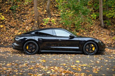 Car Friends, Porsche Taycan Turbo S, Porsche Turbo S, Dream Building, Mercedes Auto, Black Porsche, Luxury Appliances, Porsche Taycan, Turbo S